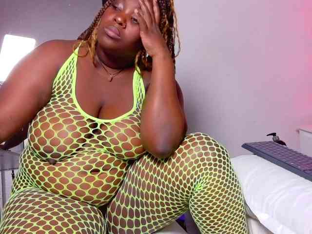 black-pussydoll webcam