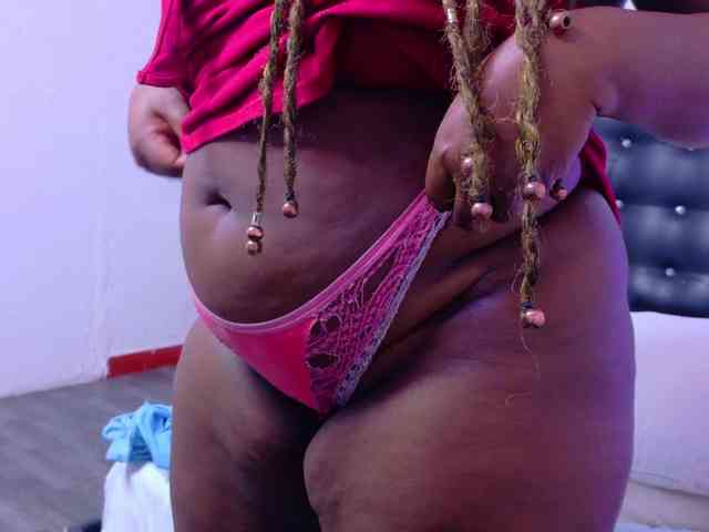 black-pussydoll webcam