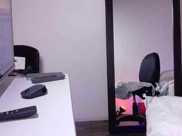 black-pussydoll webcam