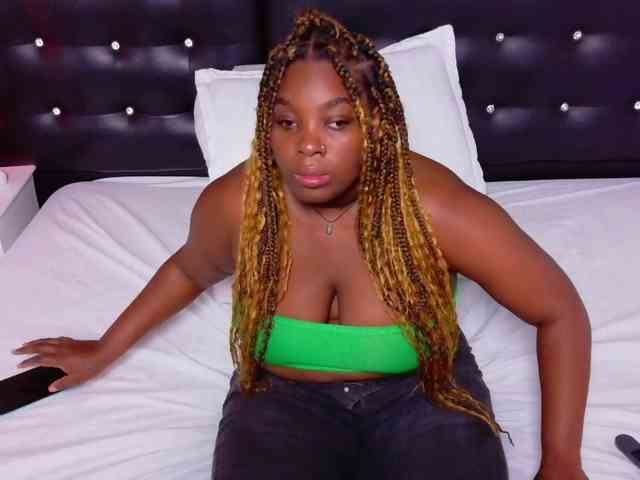 black-pussydoll webcam
