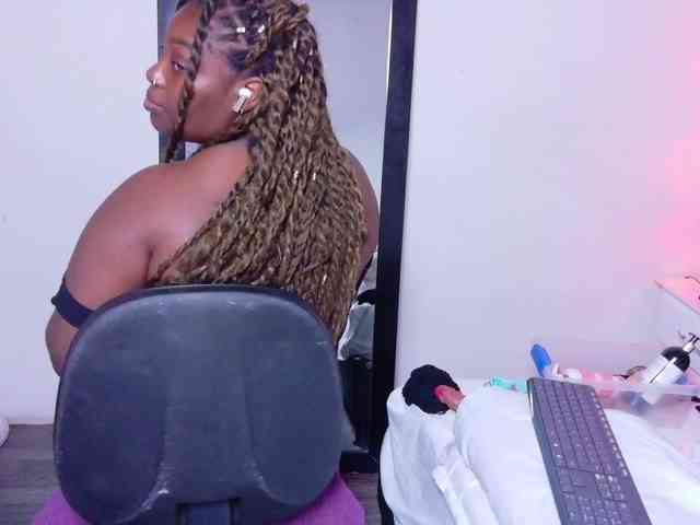 black-pussydoll webcam