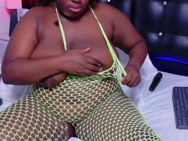 black-pussydoll webcam