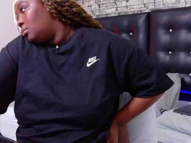 black-pussydoll webcam