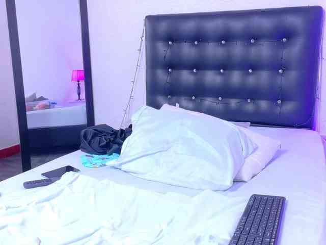 black-pussydoll webcam