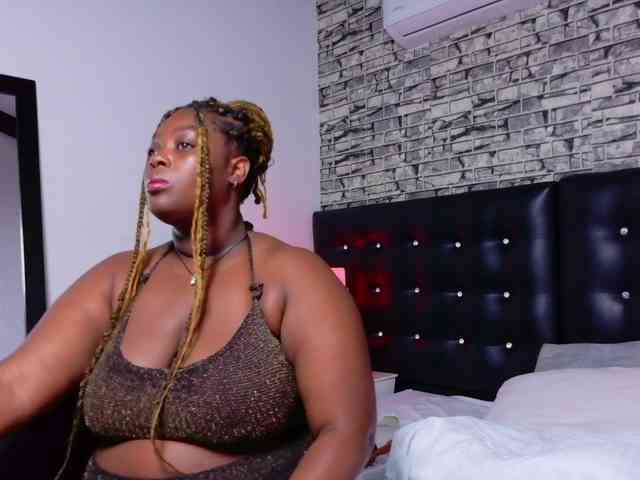black-pussydoll webcam