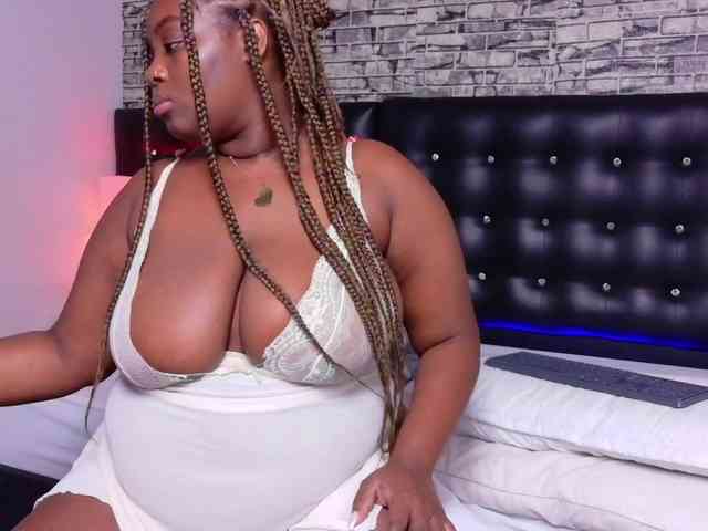 black-pussydoll webcam