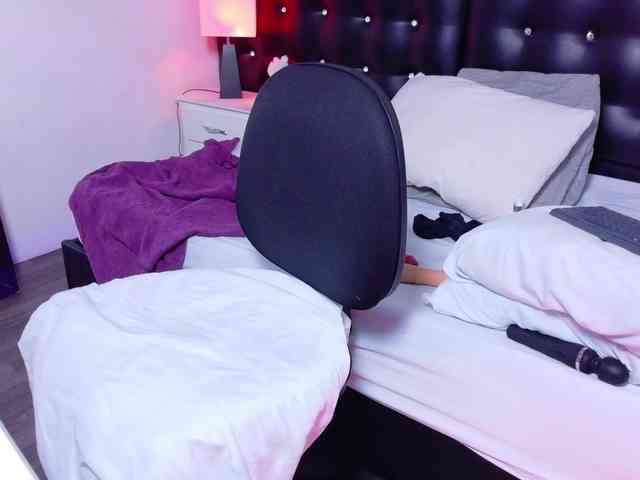 black-pussydoll webcam