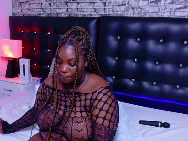 black-pussydoll webcam