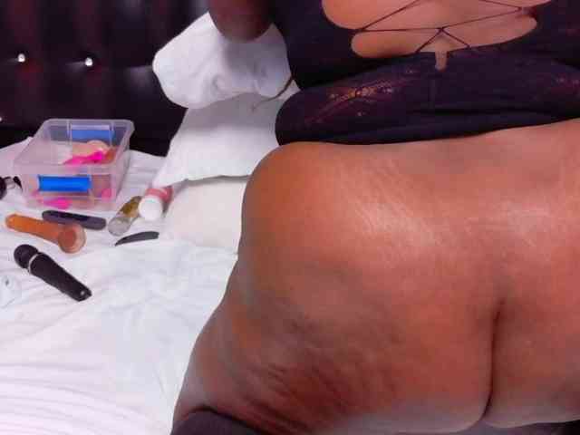 black-pussydoll webcam