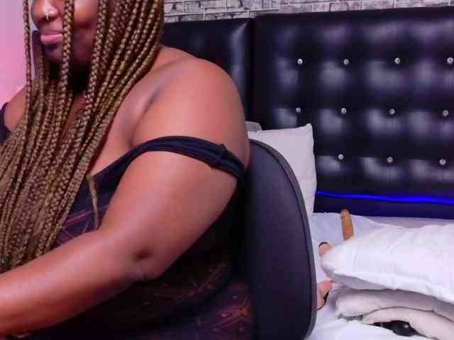 black-pussydoll webcam