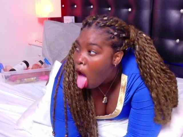 black-pussydoll webcam