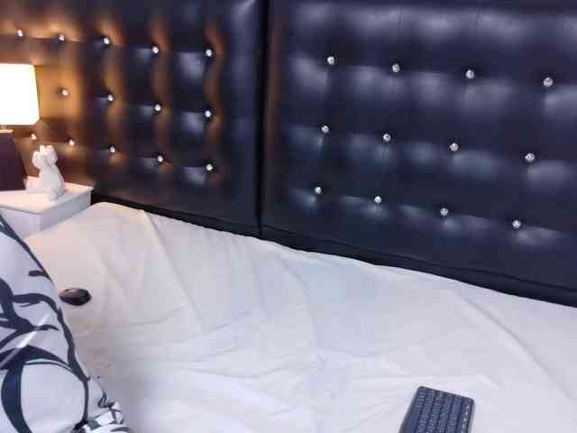 black-pussydoll webcam