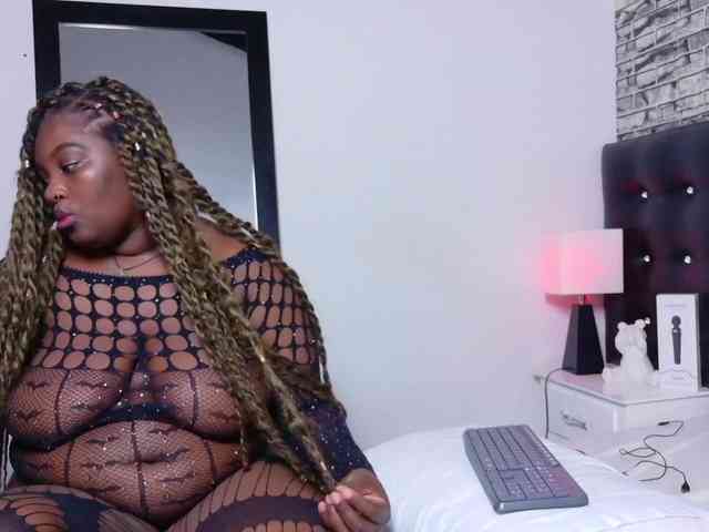 black-pussydoll webcam