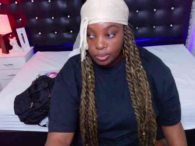 black-pussydoll webcam