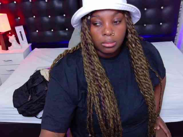 black-pussydoll webcam