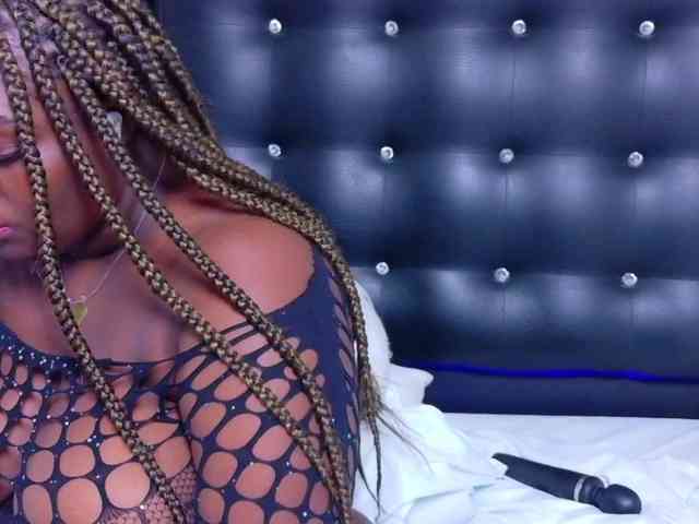 black-pussydoll webcam