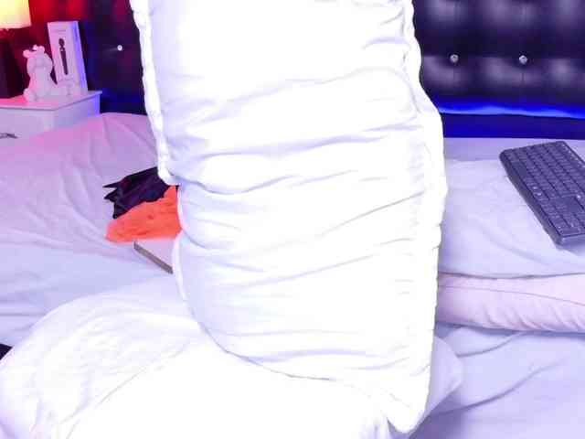 black-pussydoll webcam