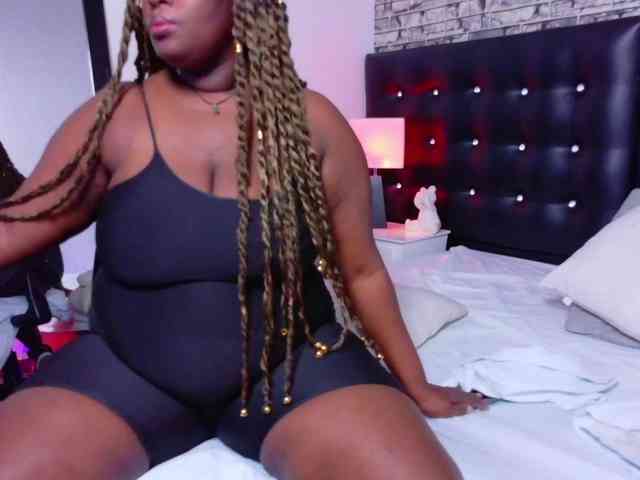 black-pussydoll webcam