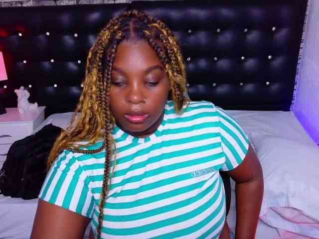 black-pussydoll webcam