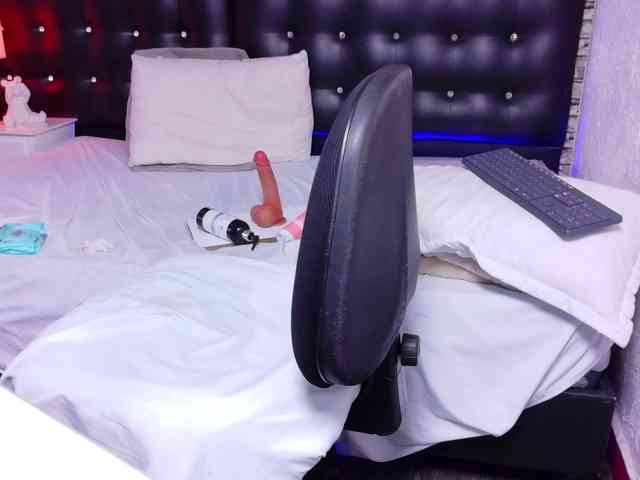 black-pussydoll webcam