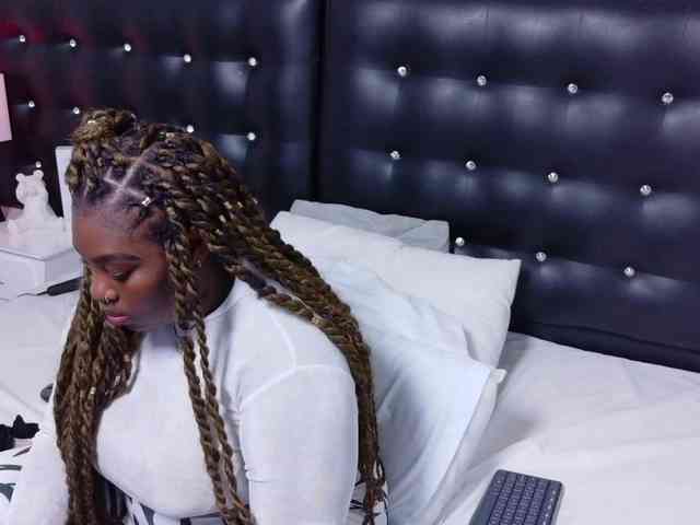 black-pussydoll webcam
