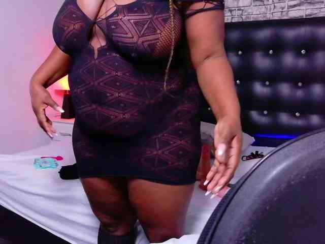 black-pussydoll webcam