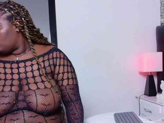 black-pussydoll webcam
