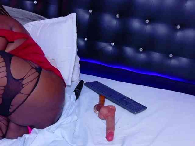black-pussydoll webcam