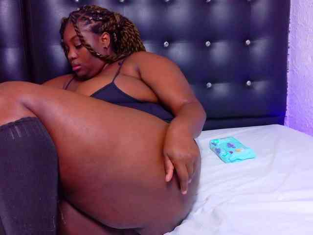 black-pussydoll webcam