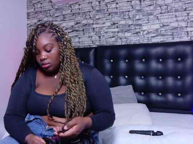 black-pussydoll webcam