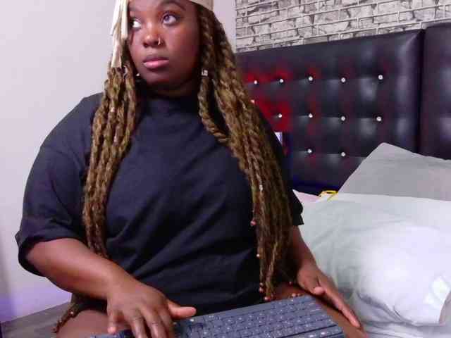 black-pussydoll webcam