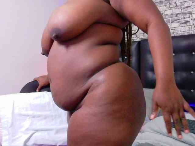 black-pussydoll webcam