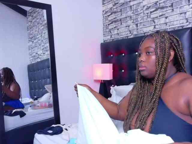 black-pussydoll webcam