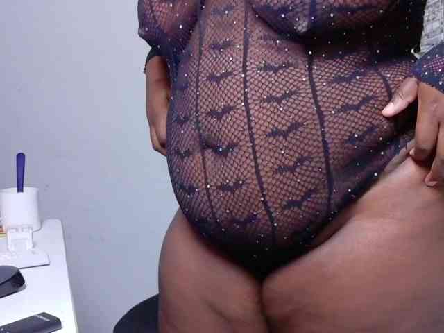 black-pussydoll webcam