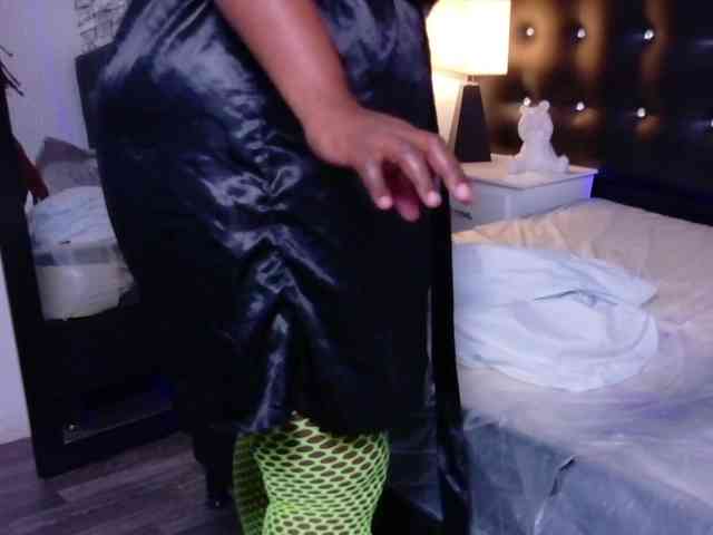 black-pussydoll webcam