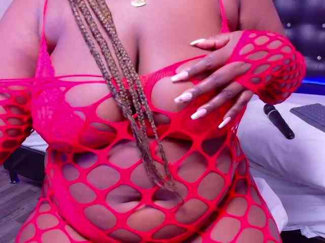 black-pussydoll webcam