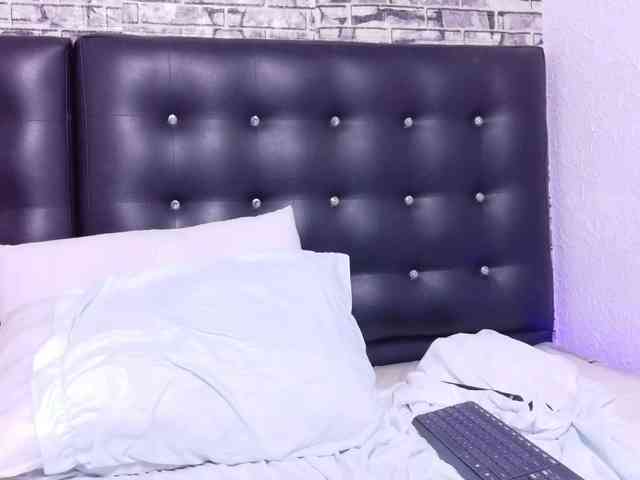 black-pussydoll webcam