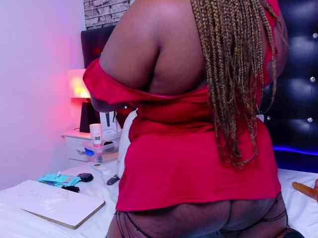 black-pussydoll webcam