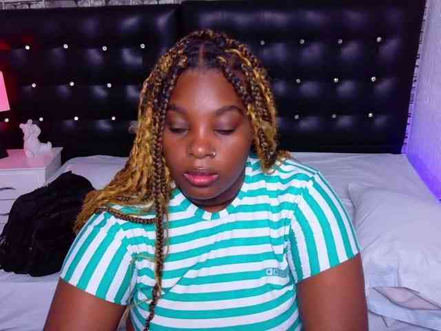 black-pussydoll webcam
