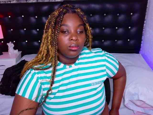 black-pussydoll webcam