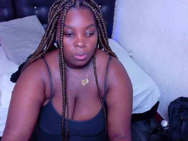black-pussydoll webcam