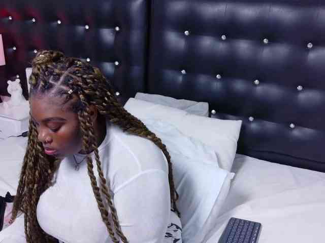 black-pussydoll webcam
