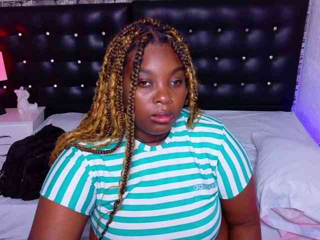 black-pussydoll webcam