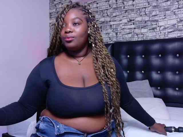 black-pussydoll webcam