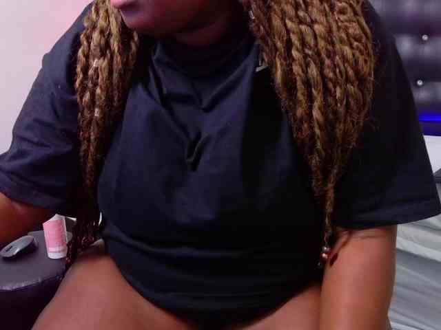 black-pussydoll webcam