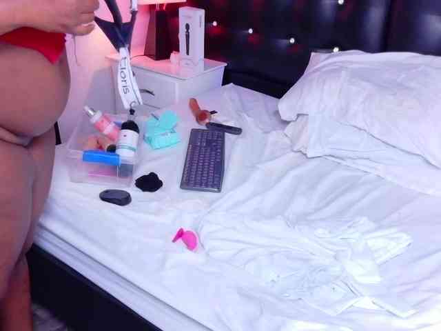 black-pussydoll webcam