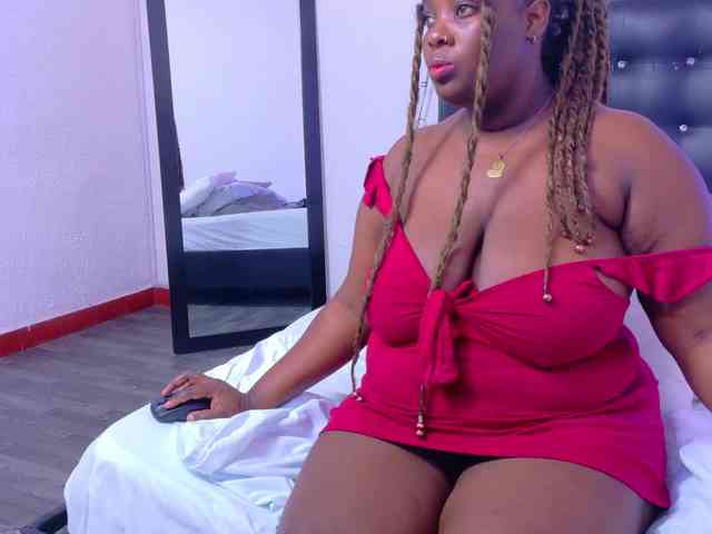 black-pussydoll webcam
