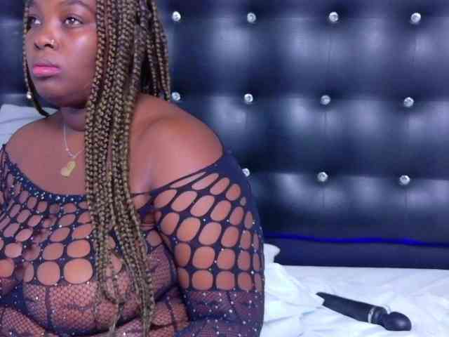 black-pussydoll webcam