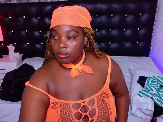 black-pussydoll webcam