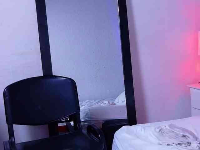 black-pussydoll webcam